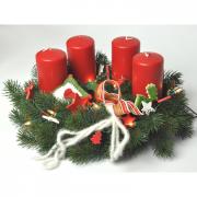Adventskranz aus Kunsttanne mit Zapfen und Lichterkette rot
