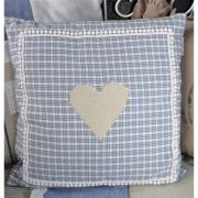 Artefina Kissenh�lle blau - wei� kariert mit Herz 40x40cm