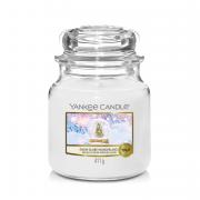 Yankee Candle Snow Globe Wonderland Housewarmer 411g Yankee Candle Snow Globe Wonderland Housewarmer 411g
